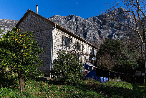 Zu verkaufen – Authentisches Steinhaus mit traumhaftem Blick auf die Bucht von Kotor — photo 3
